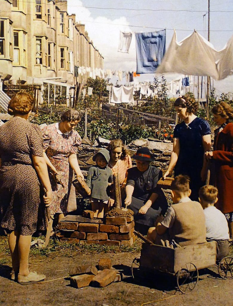 Citizens in War and after, 1945 Citizens in War and after, 1945