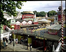 Battersea Park Funfair, London by Elmar Ludwig