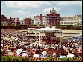 The Oval, Cliftonville by Elmar Ludwig